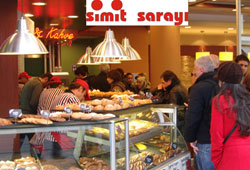 Perakendenin yıldızı Simit Sarayı oldu