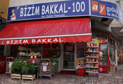 Bakkal amca 'Bizim Bakkal'la kurtuldu