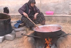 Toroslarda kış hazırlığı şenliğe dönüşüyor