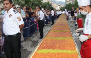 Hatay'da 72. yıl için 72 metrelik künefe