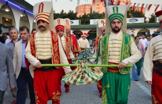 Beylikdüzü'nden Baklava Alayı geçti